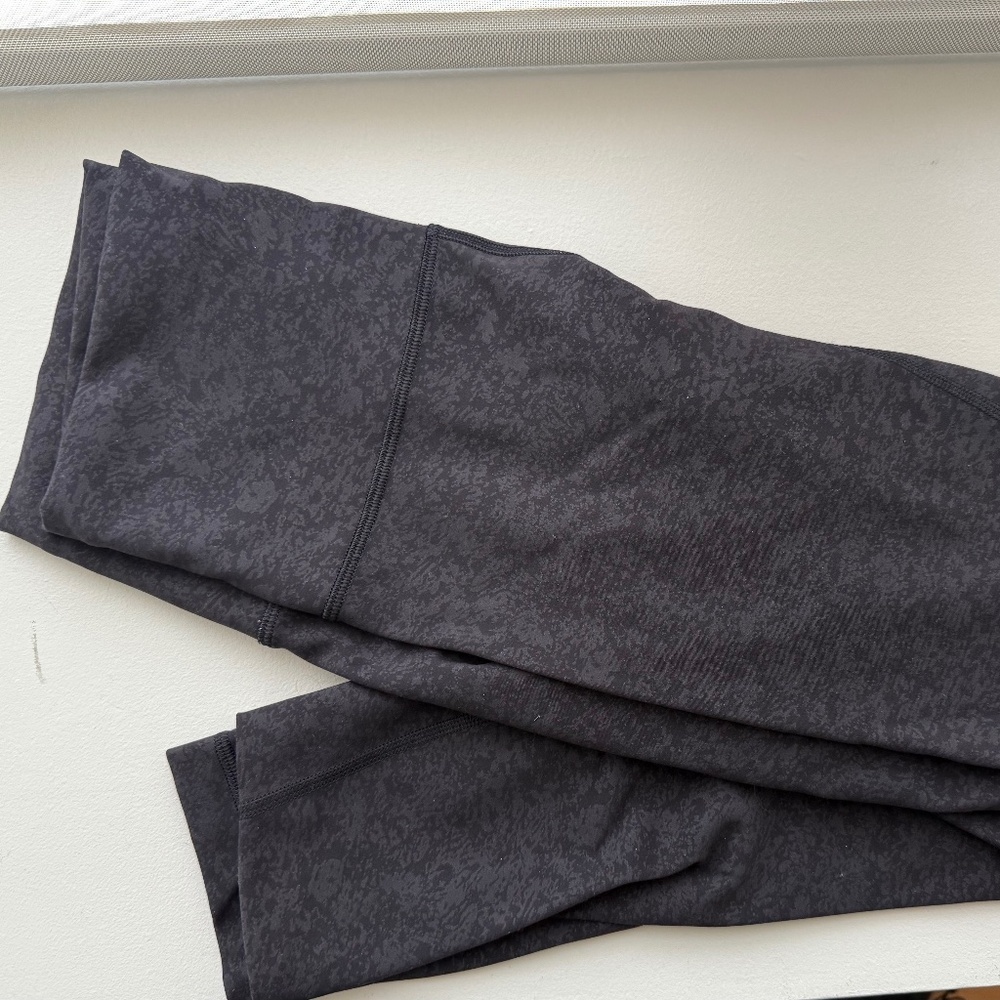 Lululemon align leggings 25" size 6